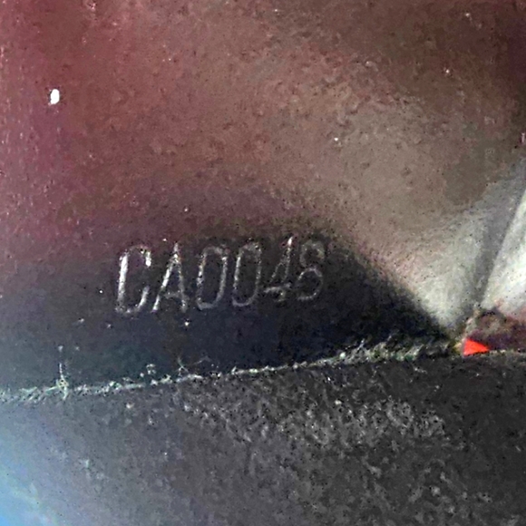 LOUIS VUITTON 2010 Monogram Burgundy Vernis 4 Key Holder - Picture 13 of 13